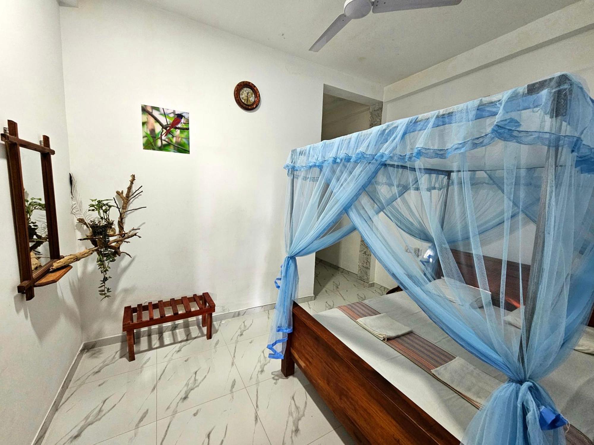 Hotel Tissamaharama Extérieur photo